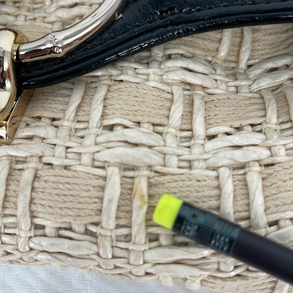 Elaine Turner Wendy Oyster Basketweave‎ with Black Leather trim & Gold hardware - Picture 8 of 10